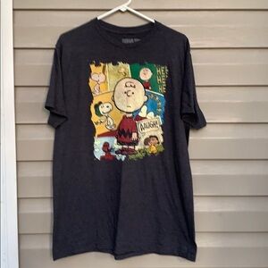 Peanuts men’s charcoal gray short sleeve shirt